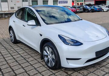 Tesla Model Y 51.140 km 32.470 &euro; Braunschweig 38112
