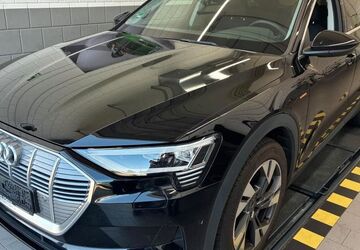 Audi e-tron 23.650 km 31.950 &euro; Salzgitter 38259