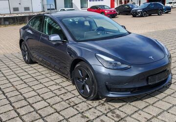 Tesla Model 3 126.187 km 27.970 &euro; Braunschweig 38112