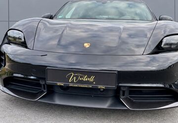 Porsche Taycan 68.490 km 77.900 &euro; Braunschweig 38102