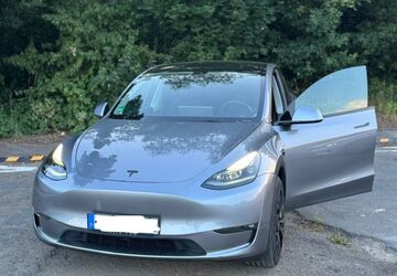 Tesla Model Y 27.547 km 43.100 &euro; Braunschweig 38106