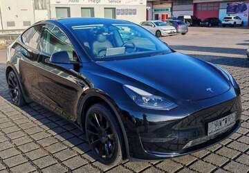 Tesla Model Y 72.397 km 34.970 &euro; Braunschweig 38112