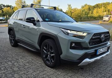 Toyota RAV 4 43.000 km 41.900 &euro; Braunschweiger 38106