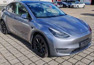 Tesla Model Y 89.997 km 34.970 &euro; Braunschweig 38112