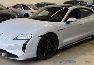 Porsche Taycan 3.200 km 126.950 &euro; Braunschweig 38112